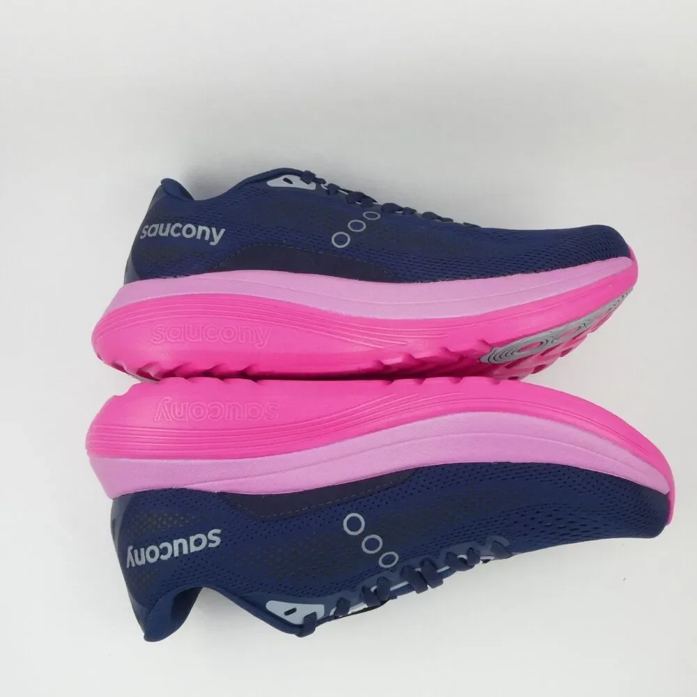 Saucony Women's 10 Endorphin Trainer running shoe in the Navy/Fuchsia Colorway.